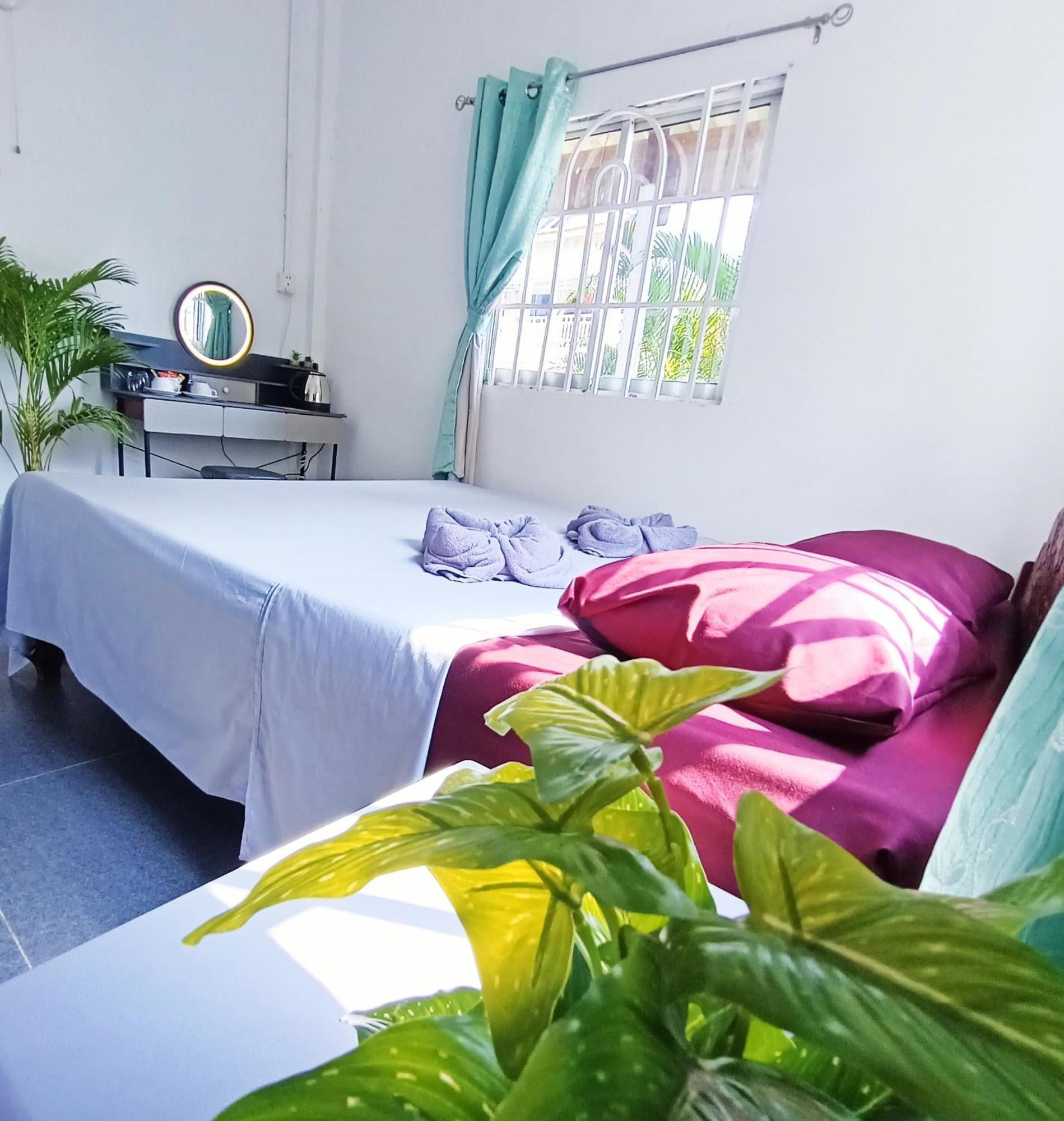 Sam'S Guesthouse M'Pai Bay 코롱 산로엠 외부 사진